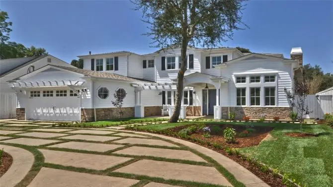 Clayton Kershaw’s Stylish Texas Home